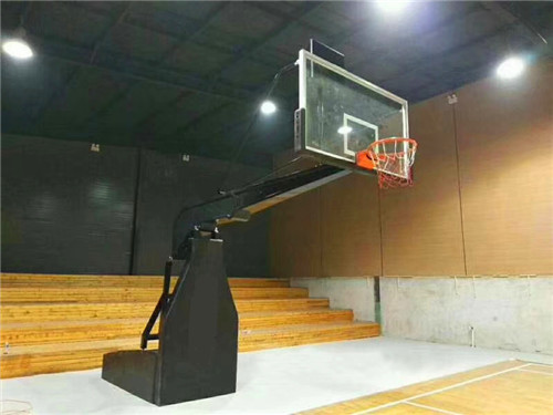 成都篮球架：安装室内场馆超高端电动液压篮球架步骤